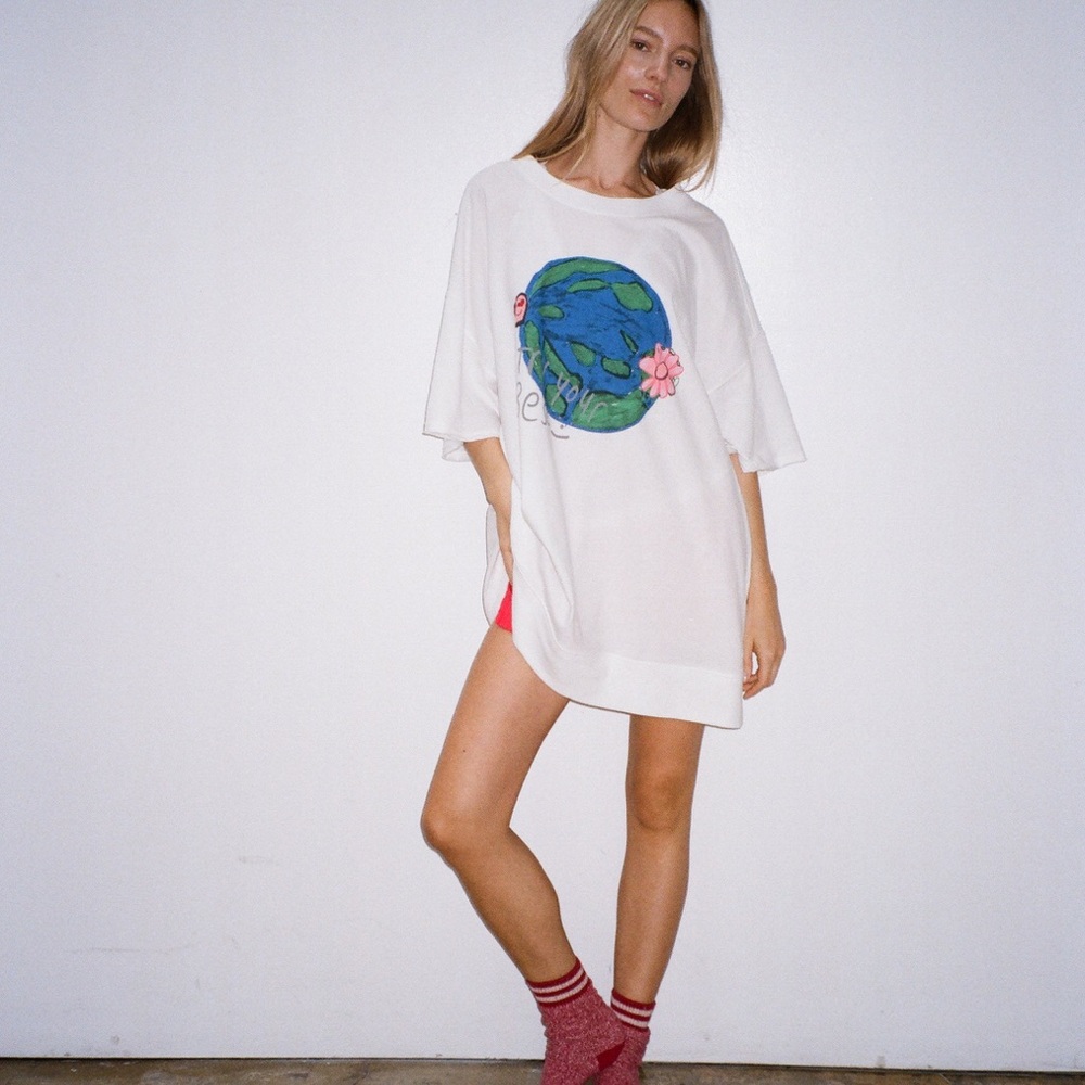 NWOT Free People x Kids Worldwide Try Your Best Sleep Tee Oversized Graphic - Picture 4 of 9